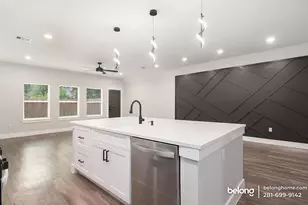 8119 Venus St, Houston, TX 77088 - Photo 11
