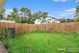8119 Venus St, Houston, TX 77088 - Photo 5
