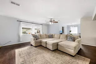 6019 Cartagena St, Houston, TX 77035 - Photo 7