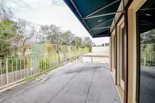 44 Bayou Pointe Dr, Houston, TX 77063 - Photo 33