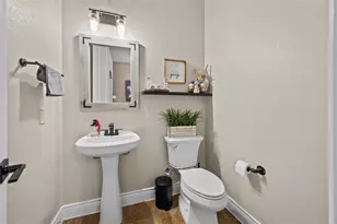 12411 Emerald Ln, Mont Belvieu, TX 77523 - Photo 7