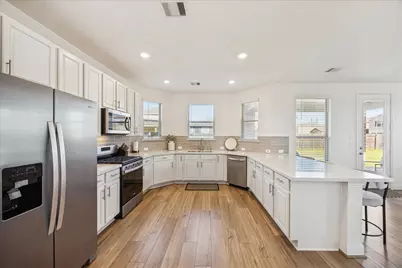 2933 Shimmer Edge Drive, Katy, TX 77493 - Photo 9