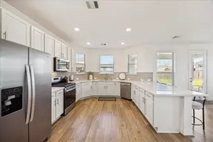 2933 Shimmer Edge Dr, Katy, TX 77493 - Photo 9