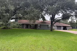 707 S McCarty Ave, Eagle Lake, TX 77434 - Photo 1