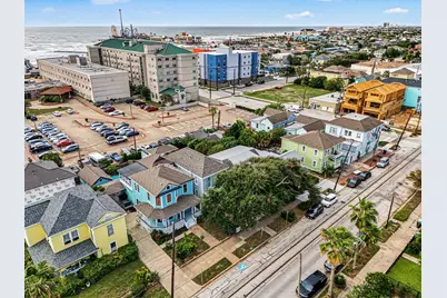 2211 Bernardo De Galvez Avenue, Galveston, TX 77550 - Photo 45
