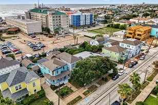 2211 Bernardo De Galvez Ave, Galveston, TX 77550 - Photo 45