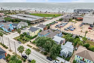 2211 Bernardo De Galvez Ave, Galveston, TX 77550 - Photo 43