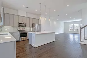 449 W 25th St, Houston, TX 77008 - Photo 9
