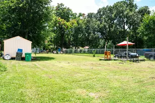5242 Carmen St, Houston, TX 77033 - Photo 3