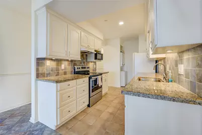 401 Lakeside Lane #106, Houston, TX 77058 - Photo 21