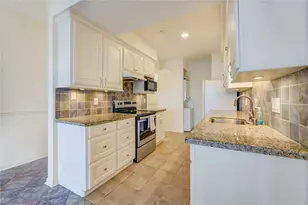 401 Lakeside Ln, Houston, TX 77058 - Photo 21