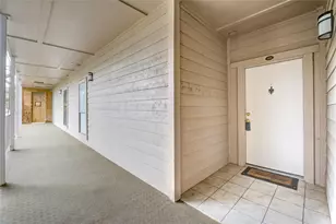 401 Lakeside Ln, Houston, TX 77058 - Photo 33