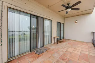 401 Lakeside Ln, Houston, TX 77058 - Photo 31