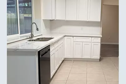 2802 Sunshine Circle, Sugar Land, TX 77479 - Photo 3