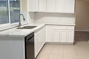 2802 Sunshine Cir, Sugar Land, TX 77479 - Photo 3