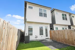 2105 Sam Wilson St, Houston, TX 77020 - Photo 25