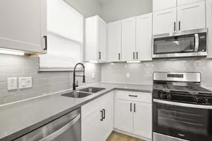 2105 Sam Wilson St, Houston, TX 77020 - Photo 9