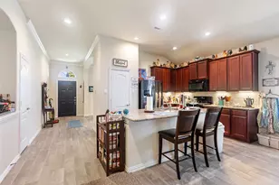 10019 Pine Valley Ct, Baytown, TX 77521 - Photo 5