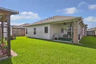 10019 Pine Valley Ct, Baytown, TX 77521 - Photo 25