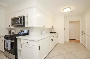 4609 Kinglet St, Houston, TX 77035 - Photo 19