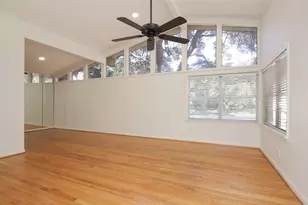 4609 Kinglet St, Houston, TX 77035 - Photo 7