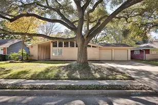 4609 Kinglet St, Houston, TX 77035 - Photo 3
