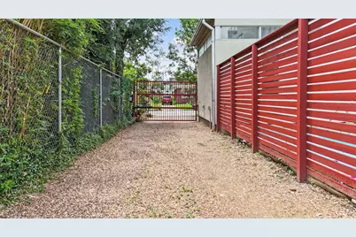 1634 Marshall Street, Houston, TX 77006 - Photo 37