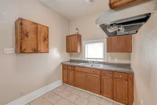 406 Woodward, Damon, TX 77430 - Photo 9