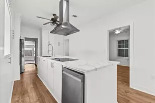 7013 Corsicana St, Houston, TX 77020 - Photo 5