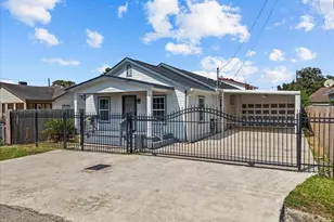 7013 Corsicana St, Houston, TX 77020 - Photo 3