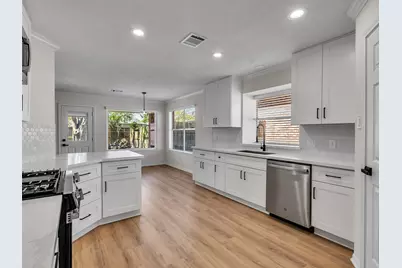 4211 Margate Drive, Sugar Land, TX 77479 - Photo 9