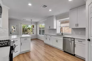 4211 Margate Dr, Sugar Land, TX 77479 - Photo 9