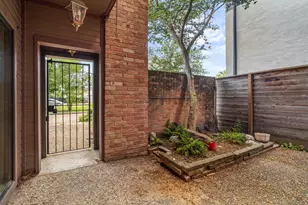 6215 Westcott St, Houston, TX 77007 - Photo 3