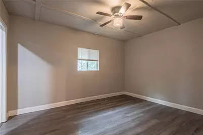 5818 Glenhurst Drive, Houston, TX 77033 - Photo 9