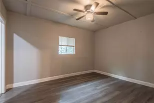5818 Glenhurst Dr, Houston, TX 77033 - Photo 9