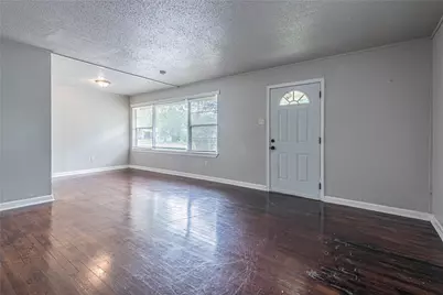 5818 Glenhurst Drive, Houston, TX 77033 - Photo 5