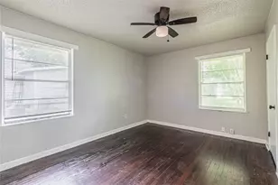 5818 Glenhurst Dr, Houston, TX 77033 - Photo 11