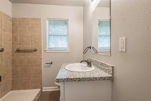 5818 Glenhurst Dr, Houston, TX 77033 - Photo 13