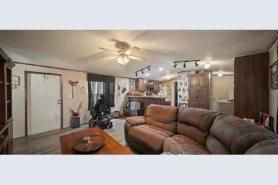 1006 W Toledo Street, Seadrift, TX 77983 - Photo 5