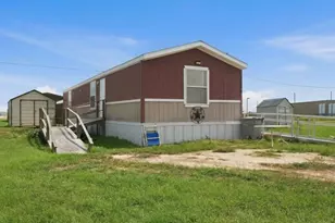 1006 W Toledo St, Seadrift, TX 77983 - Photo 3