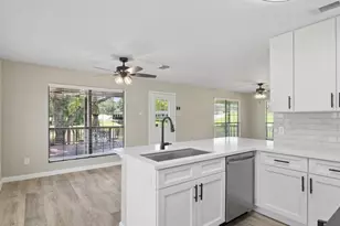 28 Hunters Creek Dr, Huntsville, TX 77340 - Photo 19