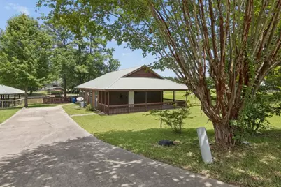28 Hunters Creek Drive, Huntsville, TX 77340 - Photo 1