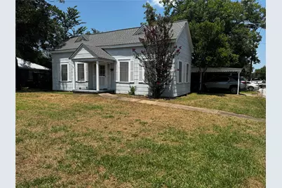 559 Madison, La Grange, TX 78945 - Photo 1