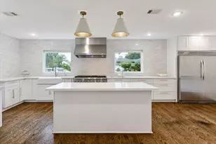 2503 Stoney Brook Dr, Houston, TX 77063 - Photo 13