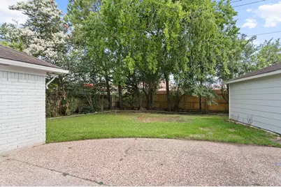 10623 Wickersham Lane, Houston, TX 77042 - Photo 37
