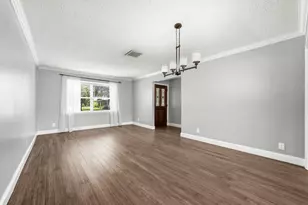 11102 Endicott Ln, Houston, TX 77035 - Photo 7