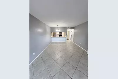 3015 Walnut Bend Lane #13, Houston, TX 77042 - Photo 5