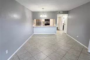 3015 Walnut Bend Ln, Houston, TX 77042 - Photo 5