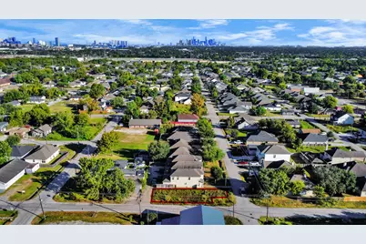 8232 Colonial Lane, Houston, TX 77051 - Photo 15