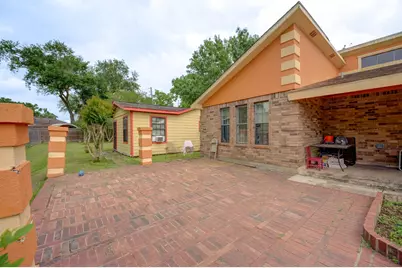 316 Hickman Lane, Angleton, TX 77515 - Photo 3